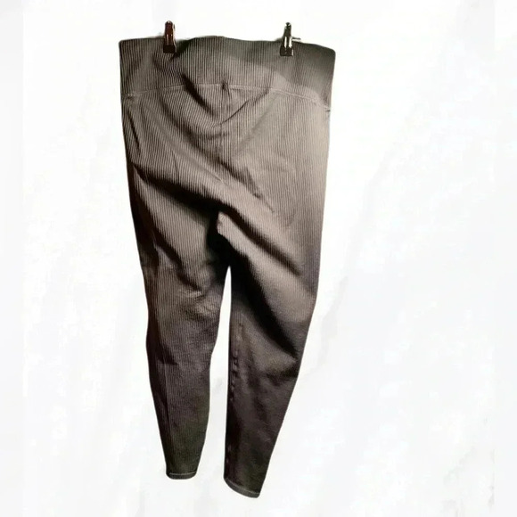 Good American seamless core ribbed  green grey casual leggings tights 5/6 - Picture 3 of 4